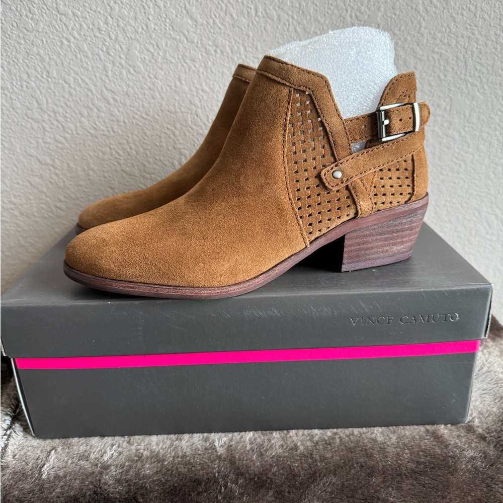 Vince Camuto, VC -Pamma VintageBrown Verona Suede NWT original $149